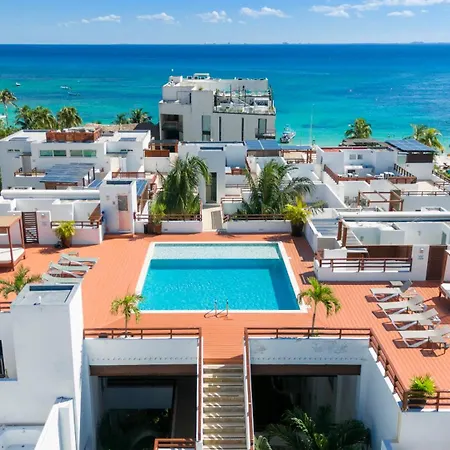 Modern 2 Bedroom Condo With Pool - Near To The Beach - Casa Del Mar 113